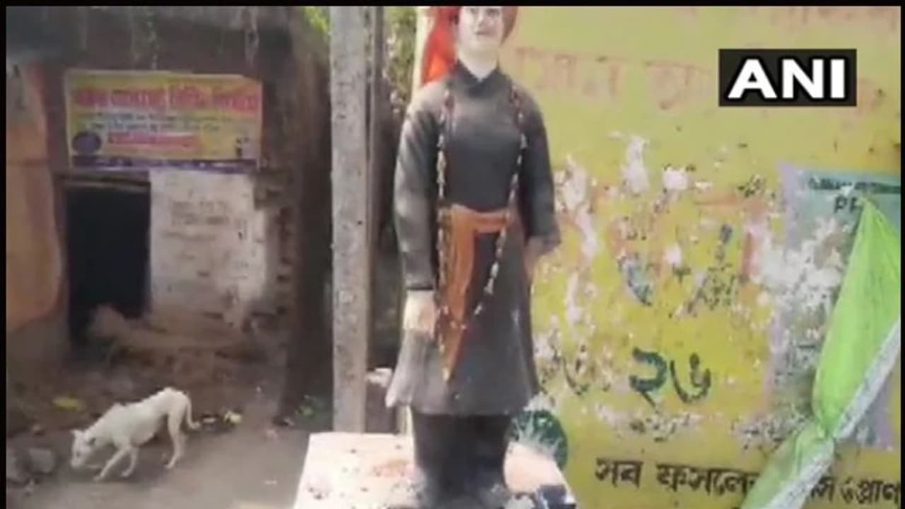 ബംഗാളില് വിവേകാനന്ദ പ്രതിമ അജ്ഞാതൻ തകർത്തു ബംഗാളില് വിവേകാനന്ദ പ്രതിമ അജ്ഞാതൻ തകർത്തു