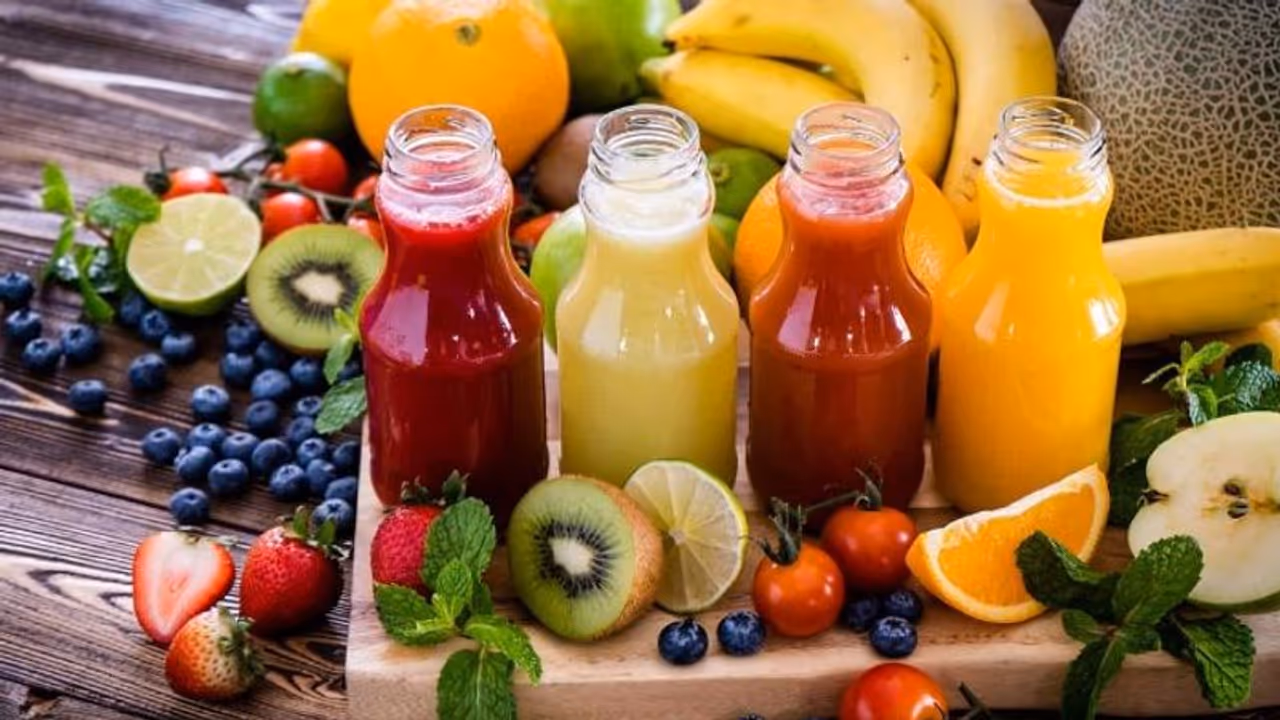 വേനല്‍ക്കാലത്ത് കുടിക്കേണ്ട ആറ് പഴച്ചാറുകള്‍...