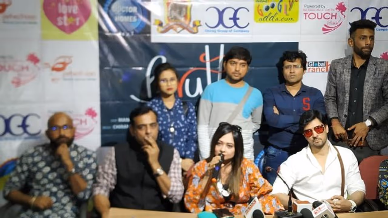 বিষে বিষে 'ব্রুটা' ক্ষয়, আলোর পথ দেখাতে বাবাই রুপাঞ্জনা