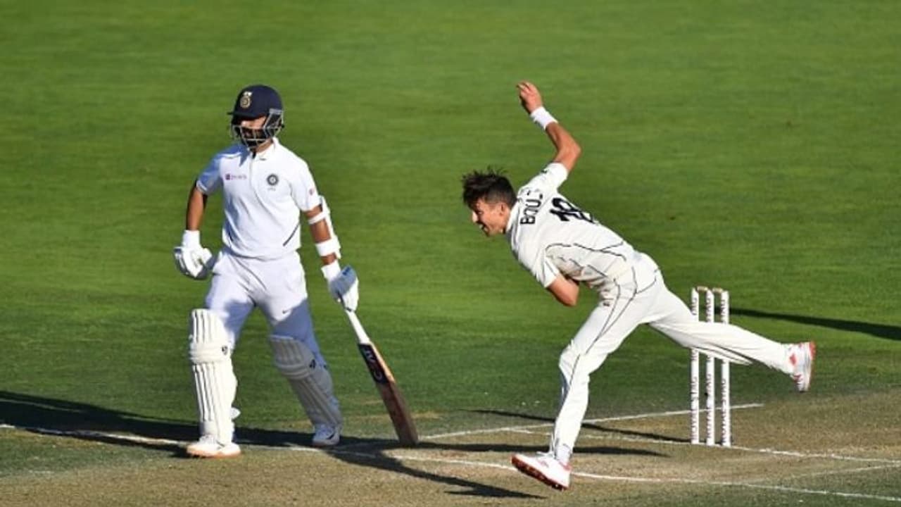 വെല്ലിംഗ്ടണ് ടെസ്റ്റ്: ബോള്ട്ടാക്രമണത്തില് പതറി ഇന്ത്യ; തോല്വി ഒഴിവാക്കാന് പൊരുതുന്നു വെല്ലിംഗ്ടണ് ടെസ്റ്റ്: ബോള്ട്ടാക്രമണത്തില് പതറി ഇന്ത്യ; തോല്വി ഒഴിവാക്കാന് പൊരുതുന്നു