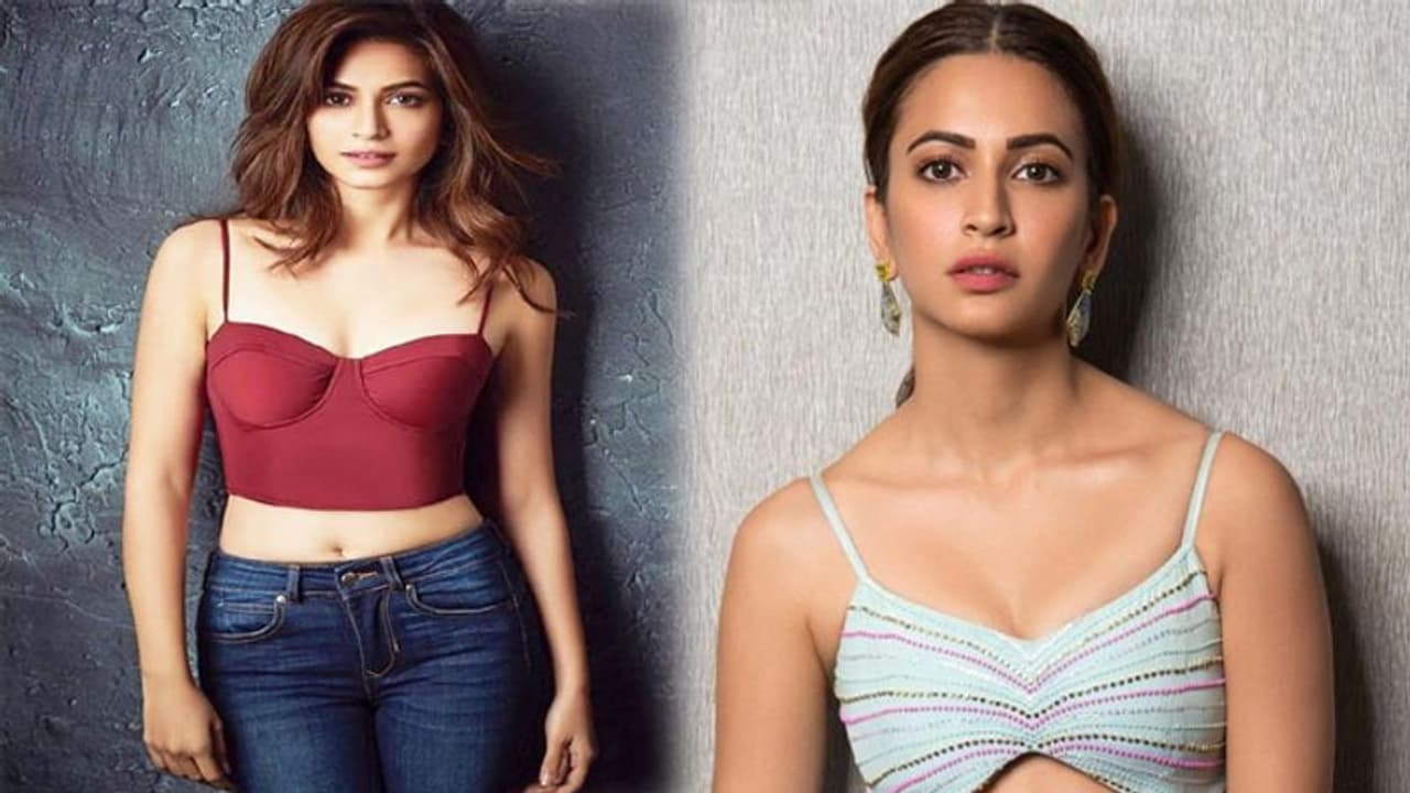 కట్టలు తెంచుకున్న పవన్ హీరోయిన్ ఆగ్రహం.. కొంచెం మర్యాద నేర్పించండి! కట్టలు తెంచుకున్న పవన్ హీరోయిన్ ఆగ్రహం.. కొంచెం మర్యాద నేర్పించండి!