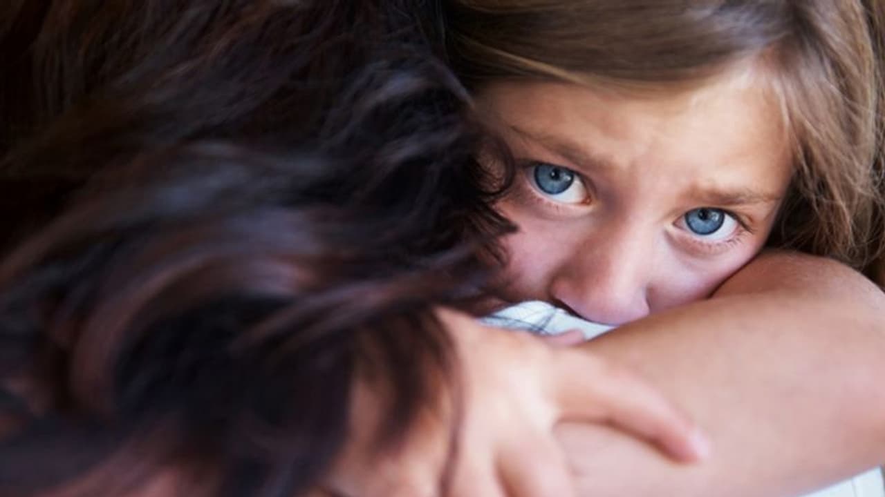 பேத்தி வயது சிறுமியிடம் காமத்தை காட்டிய கிழவன்..! தனிமையில் அத்துமீறிய கொடூரம்..! பேத்தி வயது சிறுமியிடம் காமத்தை காட்டிய கிழவன்..! தனிமையில் அத்துமீறிய கொடூரம்..!