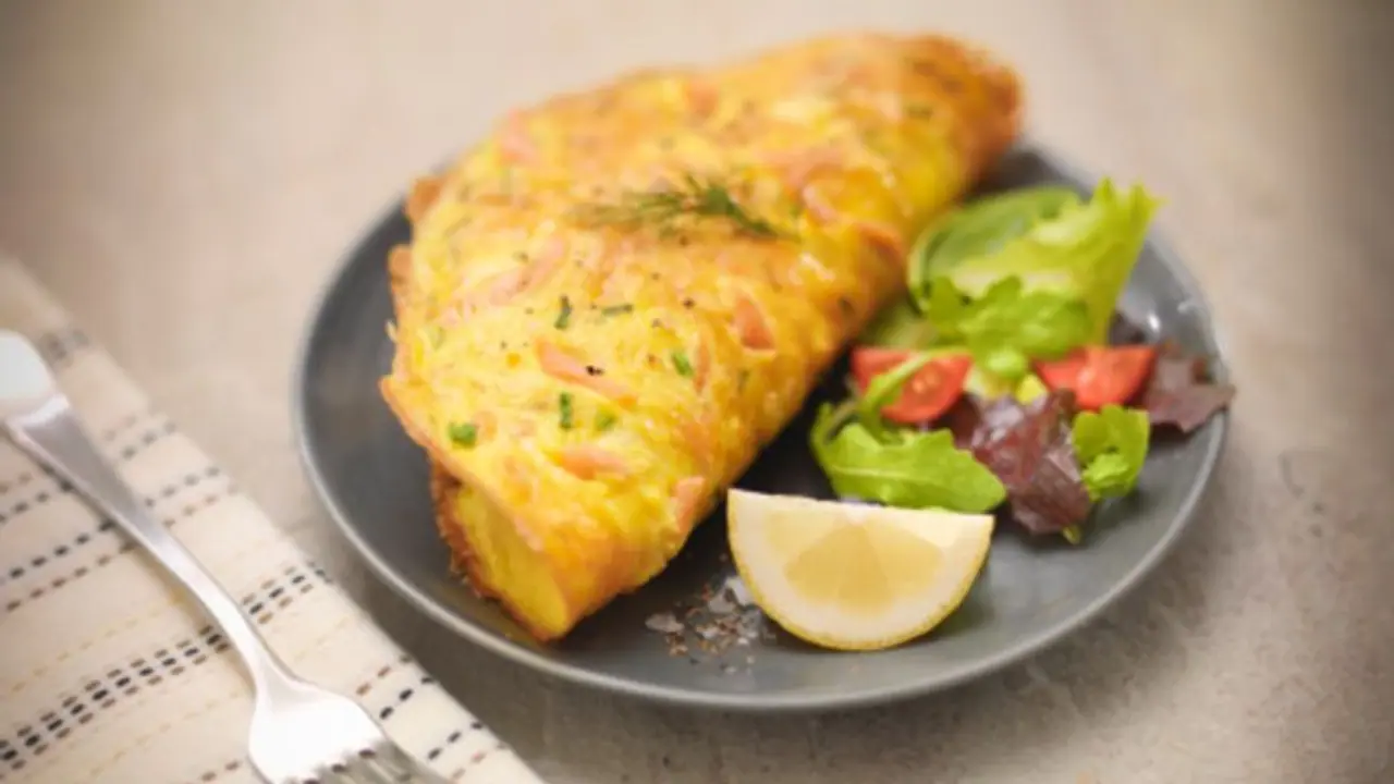 উইকেন্ডের আড্ডা জমে উঠুক, চিজি চিকেন অমলেট এর সঙ্গে উইকেন্ডের আড্ডা জমে উঠুক, চিজি চিকেন অমলেট এর সঙ্গে