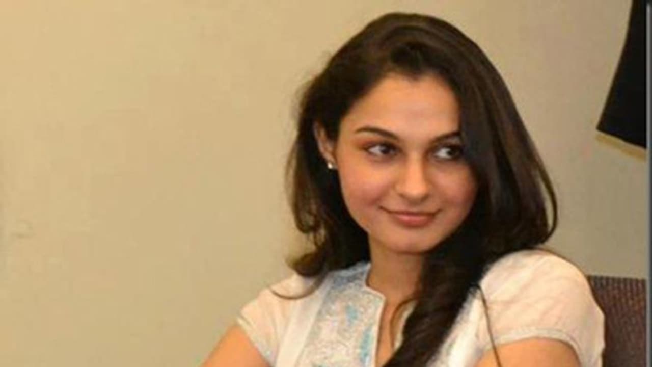 బెడ్రూమ్ సీన్స్ లో నటించి తప్పు చేశా.. హీరోయిన్ కామెంట్స్! బెడ్రూమ్ సీన్స్ లో నటించి తప్పు చేశా.. హీరోయిన్ కామెంట్స్!