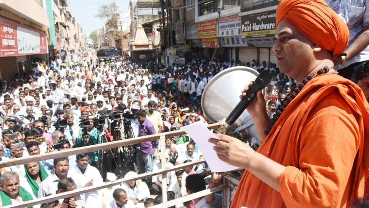 ಉತ್ತರಾಧಿಕಾರಿ ವಿವಾದ: 45 ದಿನ ಗಡುವು ಕೊಟ್ಟ ದಿಂಗಾಲೇಶ್ವರ ಶ್ರೀ