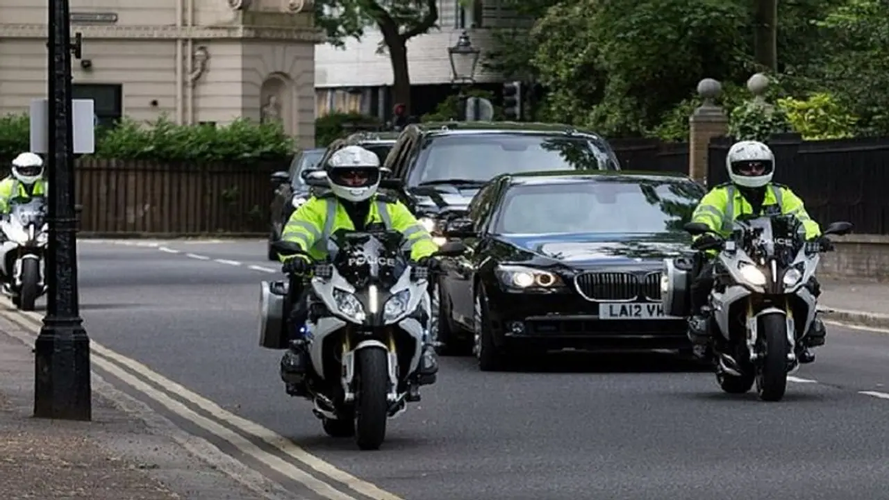 आगरा में आज होंगे ट्रंप, इस तरह होगी सुरक्षा, काफिले में शामिल हर वाहन की चौंकाने वाली है ये खासियत आगरा में आज होंगे ट्रंप, इस तरह होगी सुरक्षा, काफिले में शामिल हर वाहन की चौंकाने वाली है ये खासियत