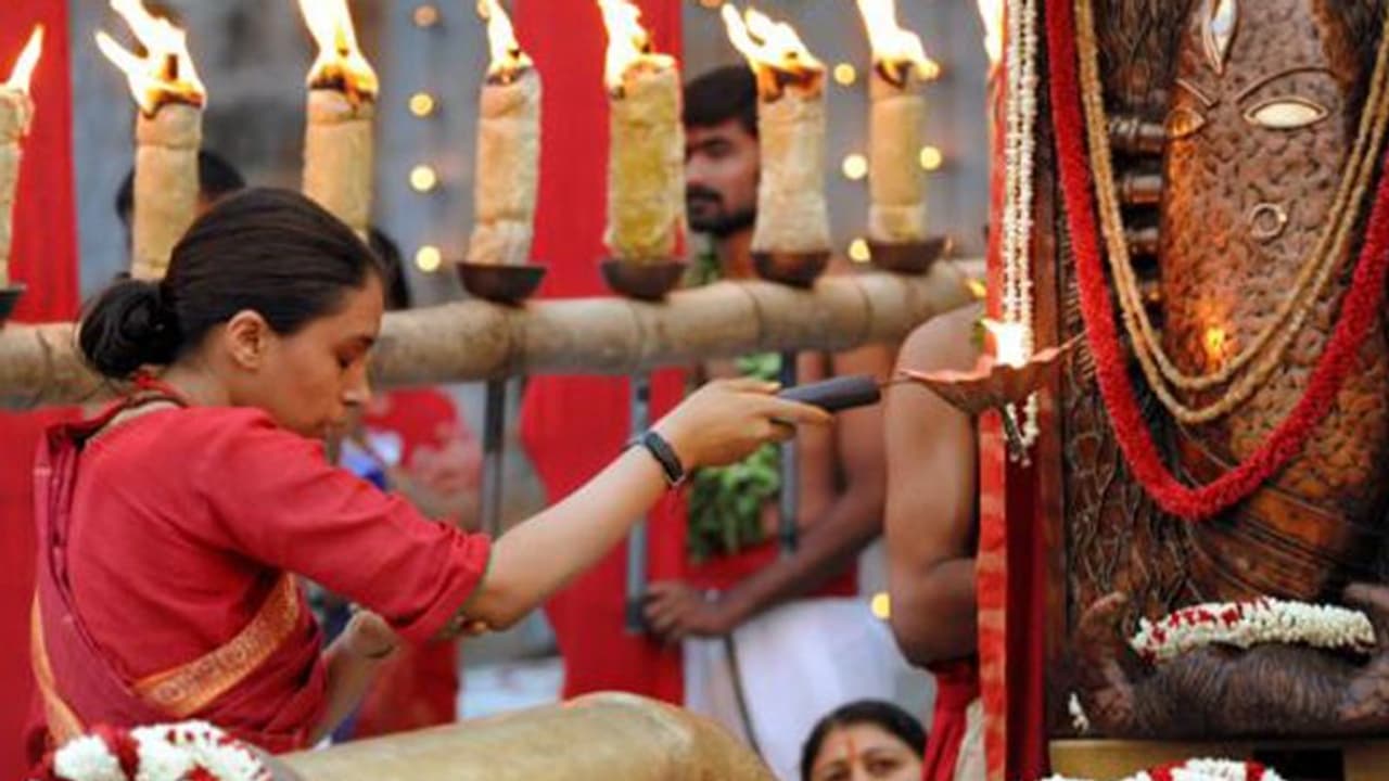 ആർത്തവകാലത്തും സ്ത്രീകൾക്ക് ഈ ക്ഷേത്രത്തിൽ പ്രവേശിക്കാം, പൂജകൾ നടത്താം ആർത്തവകാലത്തും സ്ത്രീകൾക്ക് ഈ ക്ഷേത്രത്തിൽ പ്രവേശിക്കാം, പൂജകൾ നടത്താം