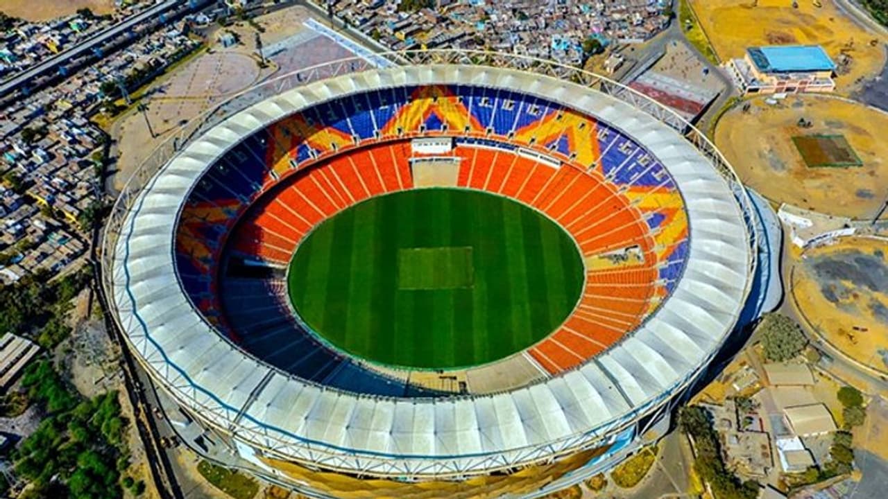 నమస్తే ట్రంప్: మొతేరా క్రికెట్ స్టేడియం లో మన క్రికెటర్ల రికార్డులు తెలుసా...?