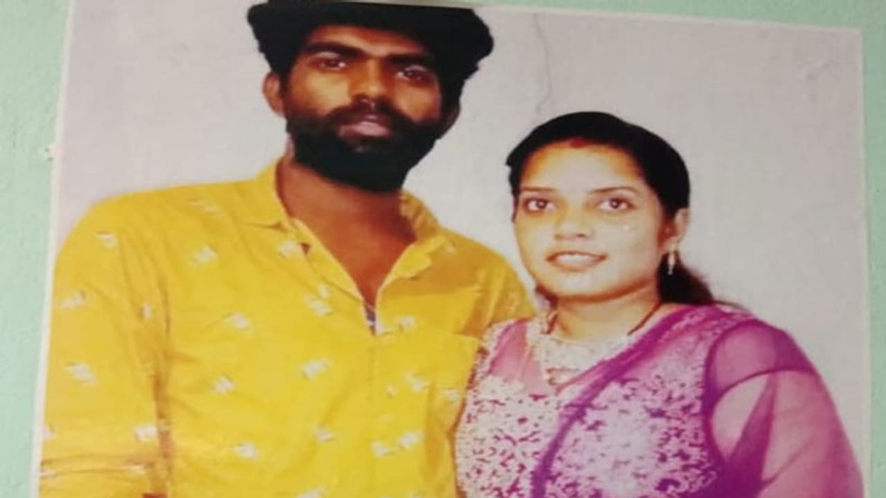 భర్త వేధింపులు... నవ వధువు ఆత్మహత్య భర్త వేధింపులు... నవ వధువు ఆత్మహత్య