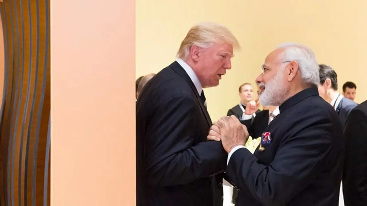 ട്വിറ്ററില് പ്രധാനമന്ത്രിയെ വെട്ടി ട്രംപ്; വൈറ്റ്ഹൗസ് പട്ടികയില് നിന്ന് ആ 'മൂന്ന് ഇന്ത്യക്കാരും' പുറത്ത് ട്വിറ്ററില് പ്രധാനമന്ത്രിയെ വെട്ടി ട്രംപ്; വൈറ്റ്ഹൗസ് പട്ടികയില് നിന്ന് ആ 'മൂന്ന് ഇന്ത്യക്കാരും' പുറത്ത്