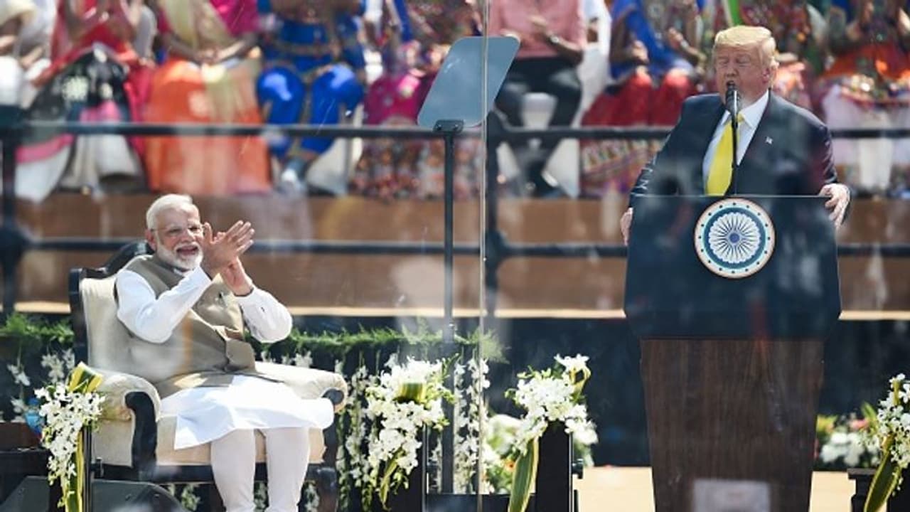 ఇండియా పర్యటన: ఎన్నికల స్టంటే, తేల్చేసిన ట్రంప్! ఇండియా పర్యటన: ఎన్నికల స్టంటే, తేల్చేసిన ట్రంప్!