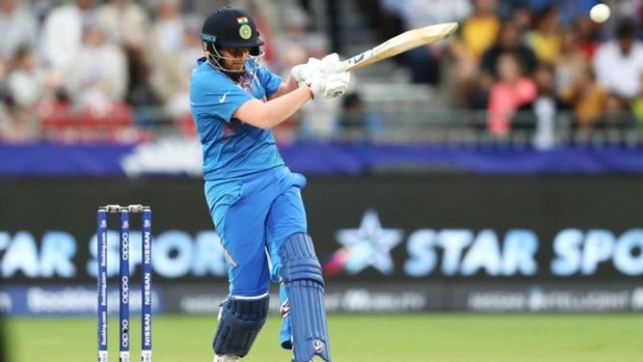 நான்கே போட்டியில் நம்பர் 1 இடத்தை பிடித்த ஷஃபாலி வெர்மா.. ஆஸ்திரேலிய வீராங்கனைகளை அலேக்கா தூக்கியடித்த வெர்மா நான்கே போட்டியில் நம்பர் 1 இடத்தை பிடித்த ஷஃபாலி வெர்மா.. ஆஸ்திரேலிய வீராங்கனைகளை அலேக்கா தூக்கியடித்த வெர்மா