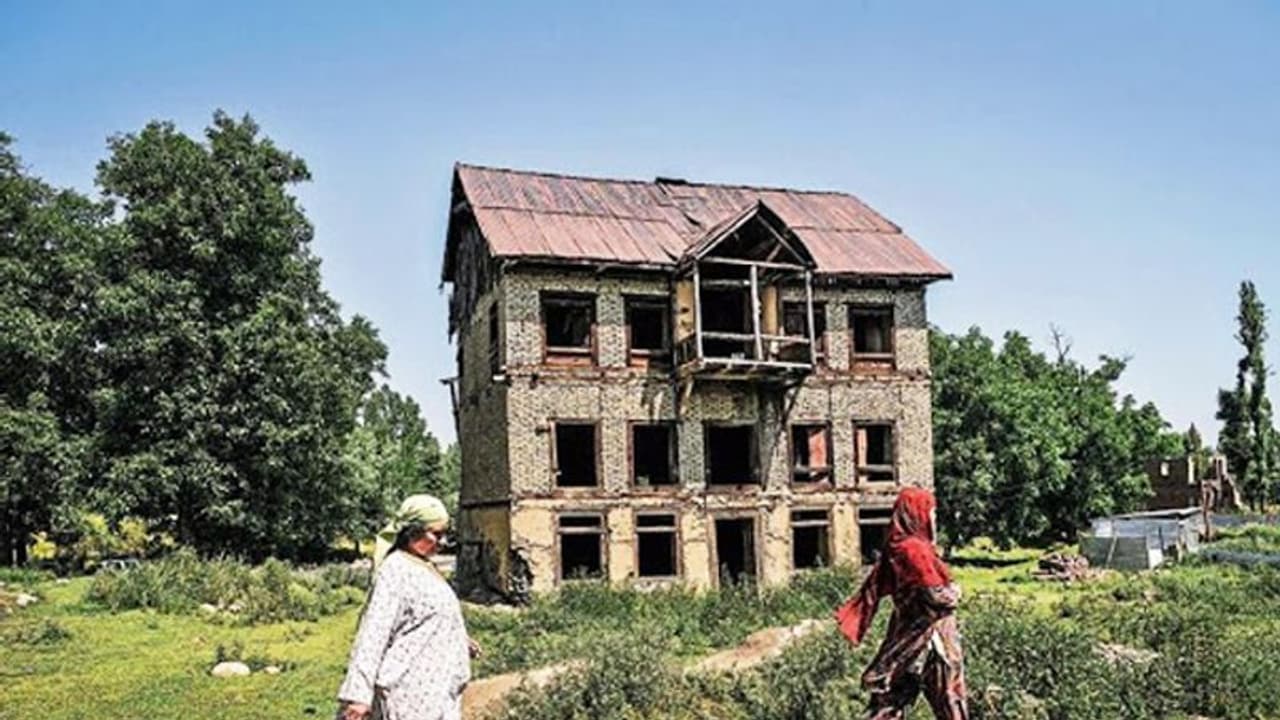 भाजपा नेता ने कहा कश्मीर से विस्थापित लोग लौटेंगे घर , सरकार इस दिशा में कर रही काम भाजपा नेता ने कहा कश्मीर से विस्थापित लोग लौटेंगे घर , सरकार इस दिशा में कर रही काम