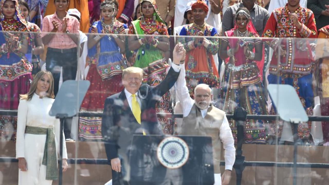 இந்தியாவில் பார்த்த கூட்டதைப் போல் எங்குமே பார்த்ததில்லை..!! சொல்லி சொல்லி வியக்கும் அதிபர் ட்ரம்ப்...!! இந்தியாவில் பார்த்த கூட்டதைப் போல் எங்குமே பார்த்ததில்லை..!! சொல்லி சொல்லி வியக்கும் அதிபர் ட்ரம்ப்...!!