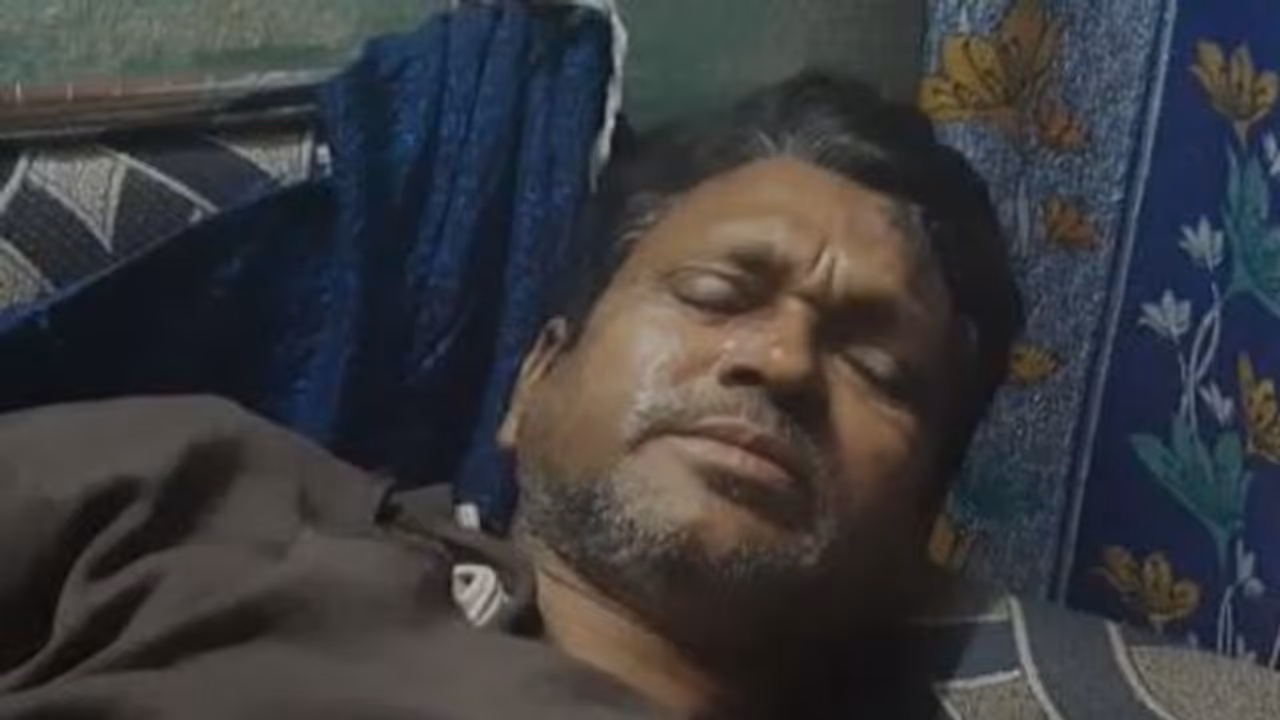 রাস্তায় নানচাকু নিয়ে বিজেপি সমর্থকের উপর হামলা, ভাইরাল ভিডিও রাস্তায় নানচাকু নিয়ে বিজেপি সমর্থকের উপর হামলা, ভাইরাল ভিডিও