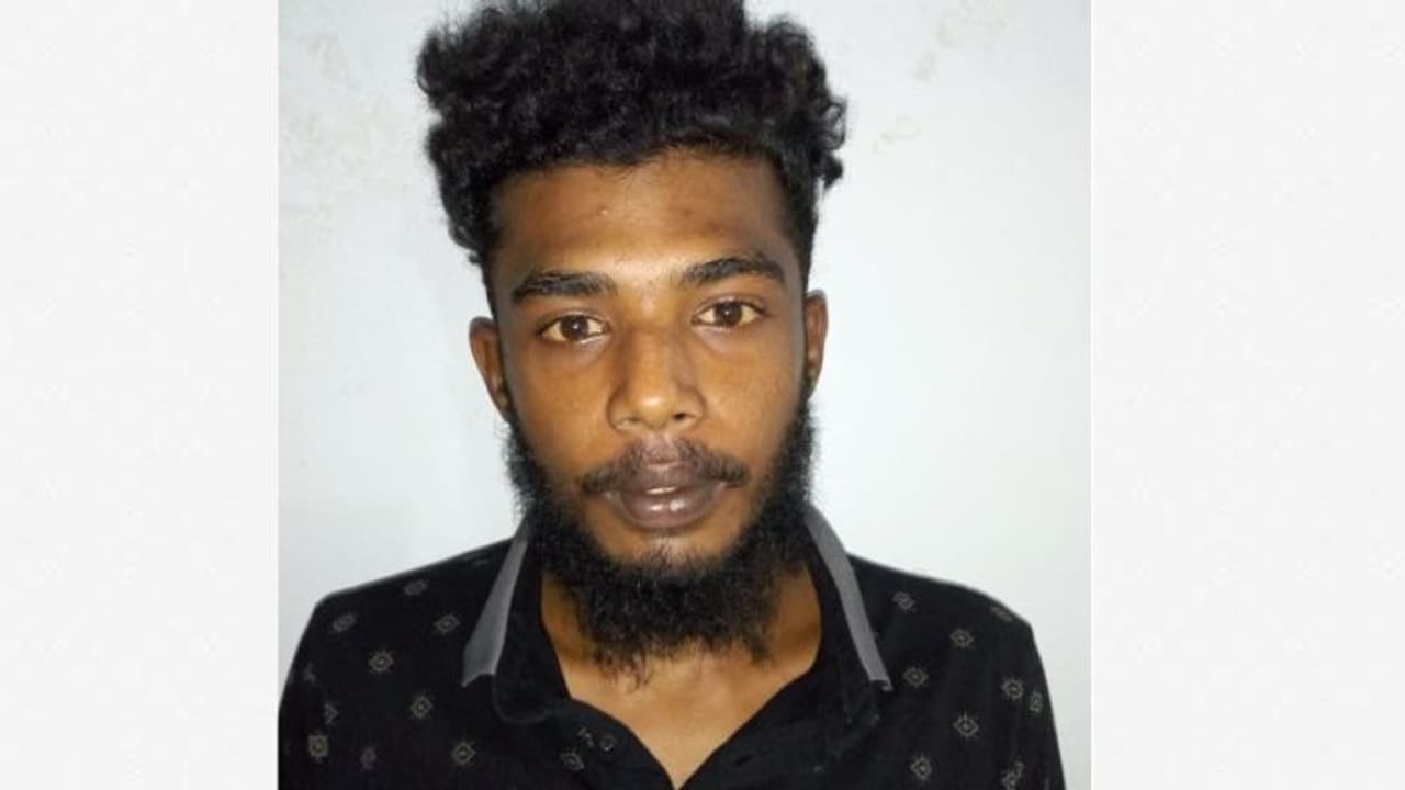 വിമാന യാത്രികനെ തട്ടിക്കൊണ്ടുപോയി സ്വർണം കവർന്നു; പ്രധാന പ്രതി പിടിയിൽ വിമാന യാത്രികനെ തട്ടിക്കൊണ്ടുപോയി സ്വർണം കവർന്നു; പ്രധാന പ്രതി പിടിയിൽ