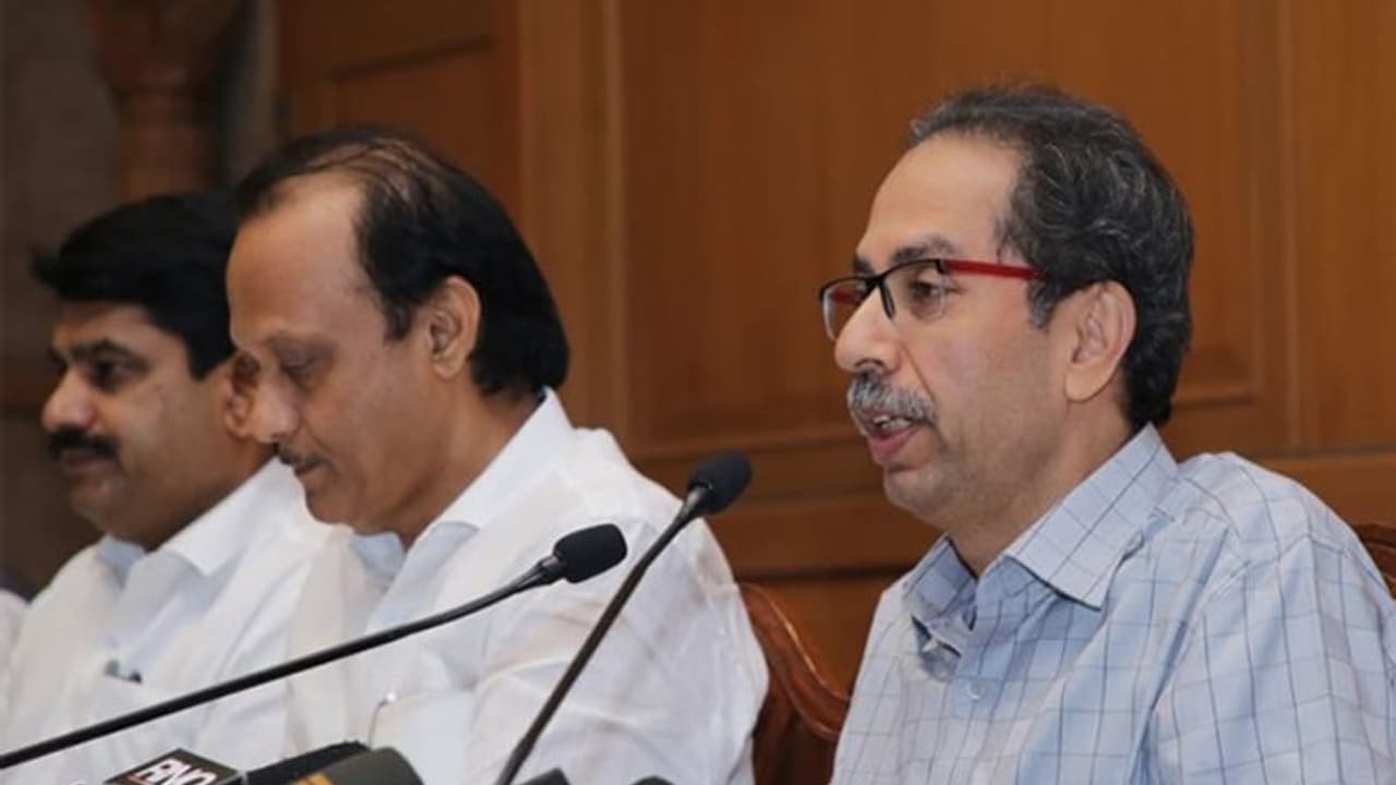 महाराष्ट्र के नए गृहमंत्री होंगे दिलीप पाटिल, आबकारी की कमान शरद पवार के भतीजे को ! महाराष्ट्र के नए गृहमंत्री होंगे दिलीप पाटिल, आबकारी की कमान शरद पवार के भतीजे को !