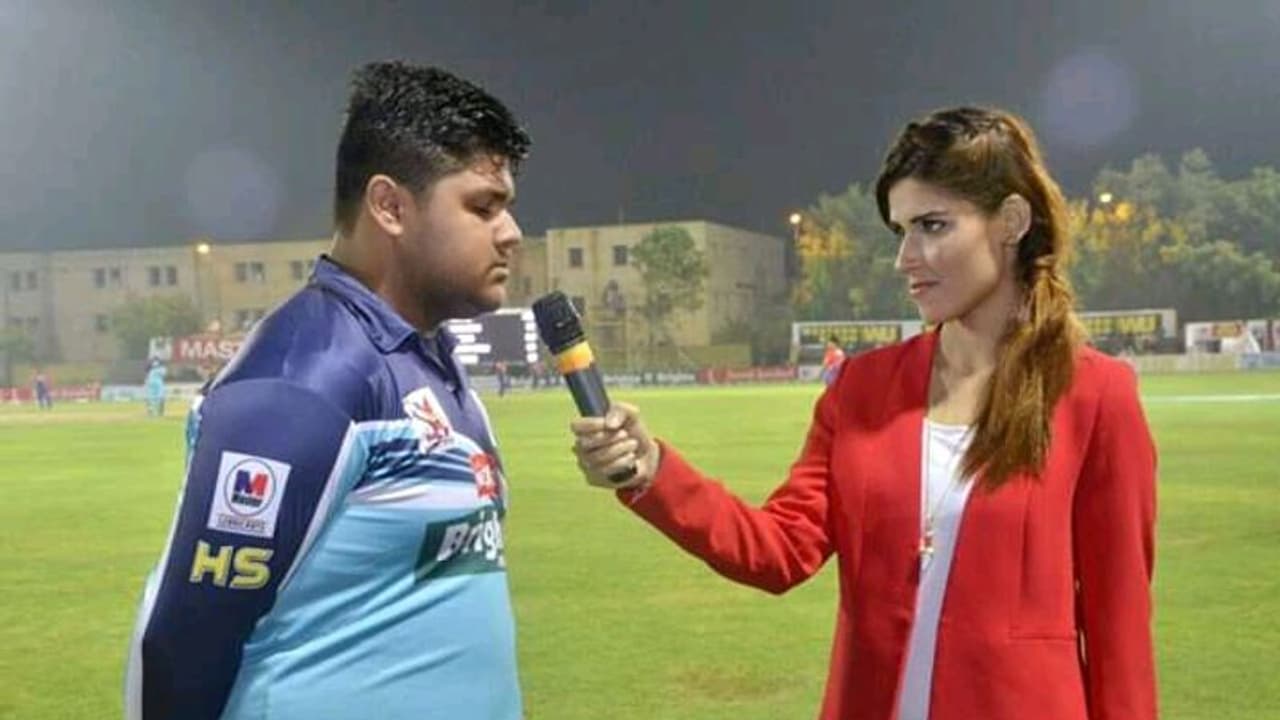 উইকেটের মাঝে দৌড়োনোর নতুন কায়দা আবিস্কার করলেন আজম খান, মুহুর্তে ভাইরাল হল ভিডিও