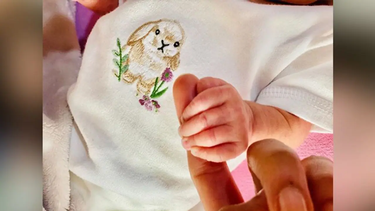 ಮರಣ ಹೊಂದಿದ ಮಗನ ನೆನಪಲ್ಲಿ 10 ಮಕ್ಕಳನ್ನು ದತ್ತು ಪಡೆದ್ರು..! ಮರಣ ಹೊಂದಿದ ಮಗನ ನೆನಪಲ್ಲಿ 10 ಮಕ್ಕಳನ್ನು ದತ್ತು ಪಡೆದ್ರು..!