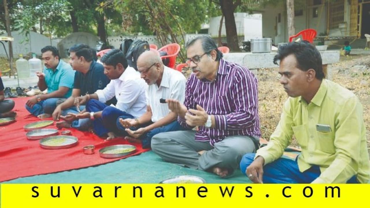 ಉತ್ತರ ಕರ್ನಾಟಕದಲ್ಲೀಗ ಜೋಳದ ಸೀತೆನಿ ಸಂಭ್ರಮ; ಆ ಕಡೆಗೆ ಹೋದವರು ತಿನ್ನದೇ ಬರಬೇಡಿ! ಉತ್ತರ ಕರ್ನಾಟಕದಲ್ಲೀಗ ಜೋಳದ ಸೀತೆನಿ ಸಂಭ್ರಮ; ಆ ಕಡೆಗೆ ಹೋದವರು ತಿನ್ನದೇ ಬರಬೇಡಿ!