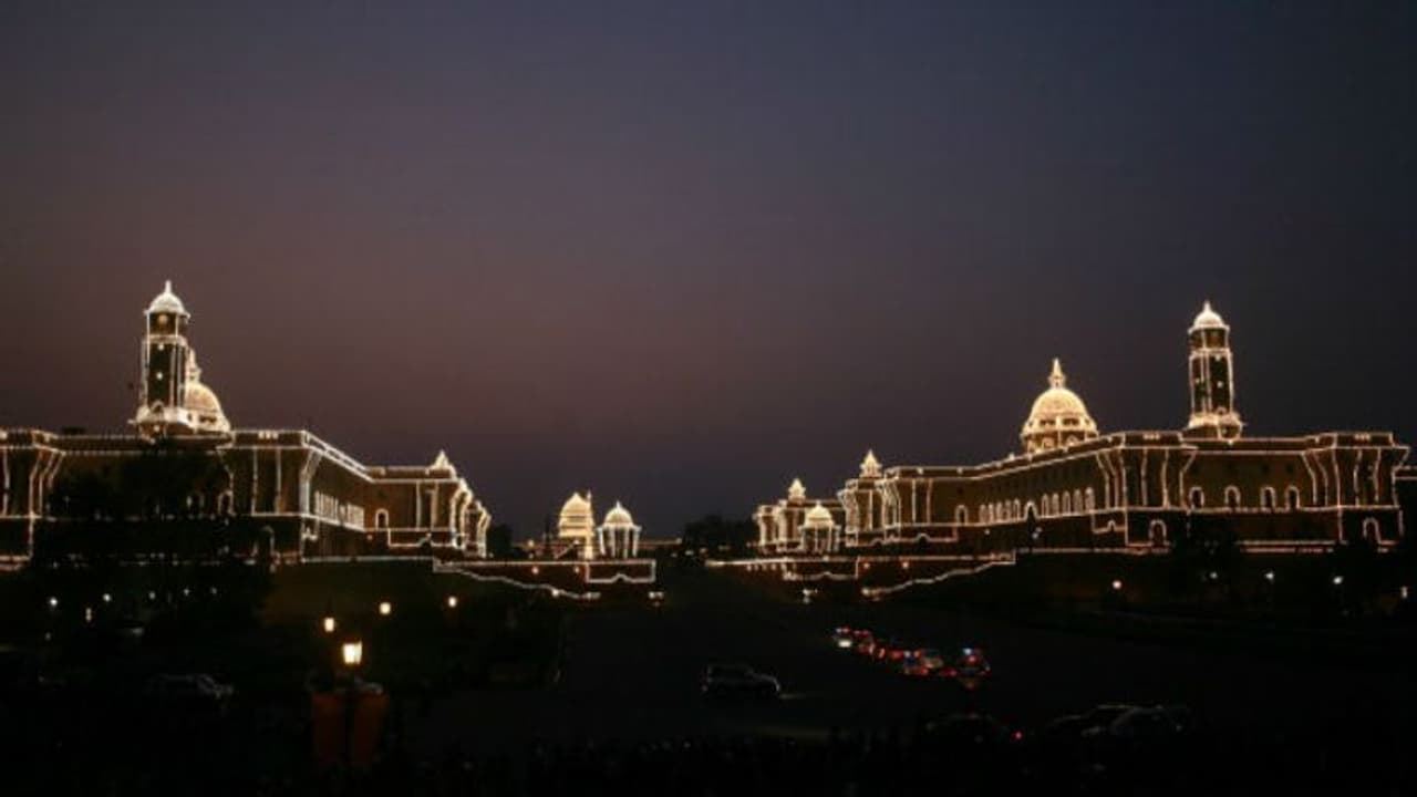 ডাক পেলেন না সনিয়া, ট্রাম্পের সম্মানে আয়োজিত নৈশভোজ বয়কট কংগ্রেসের