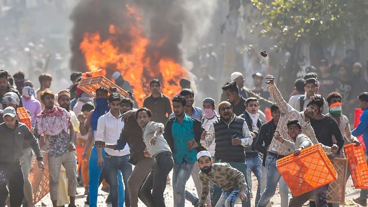 Delhi CM urges citizens to shun violence, as 5 killed in national capital Delhi CM urges citizens to shun violence, as 5 killed in national capital