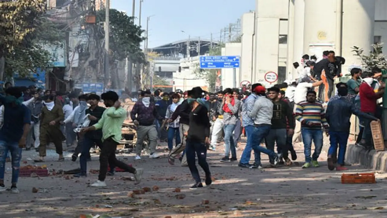 ট্রাম্পের সফরের দ্বিতীয় দিনেও থমথমে দিল্লি, নতুন করে উত্তেজনা মৌজপুর ও ব্রহ্মপুরীতে ট্রাম্পের সফরের দ্বিতীয় দিনেও থমথমে দিল্লি, নতুন করে উত্তেজনা মৌজপুর ও ব্রহ্মপুরীতে