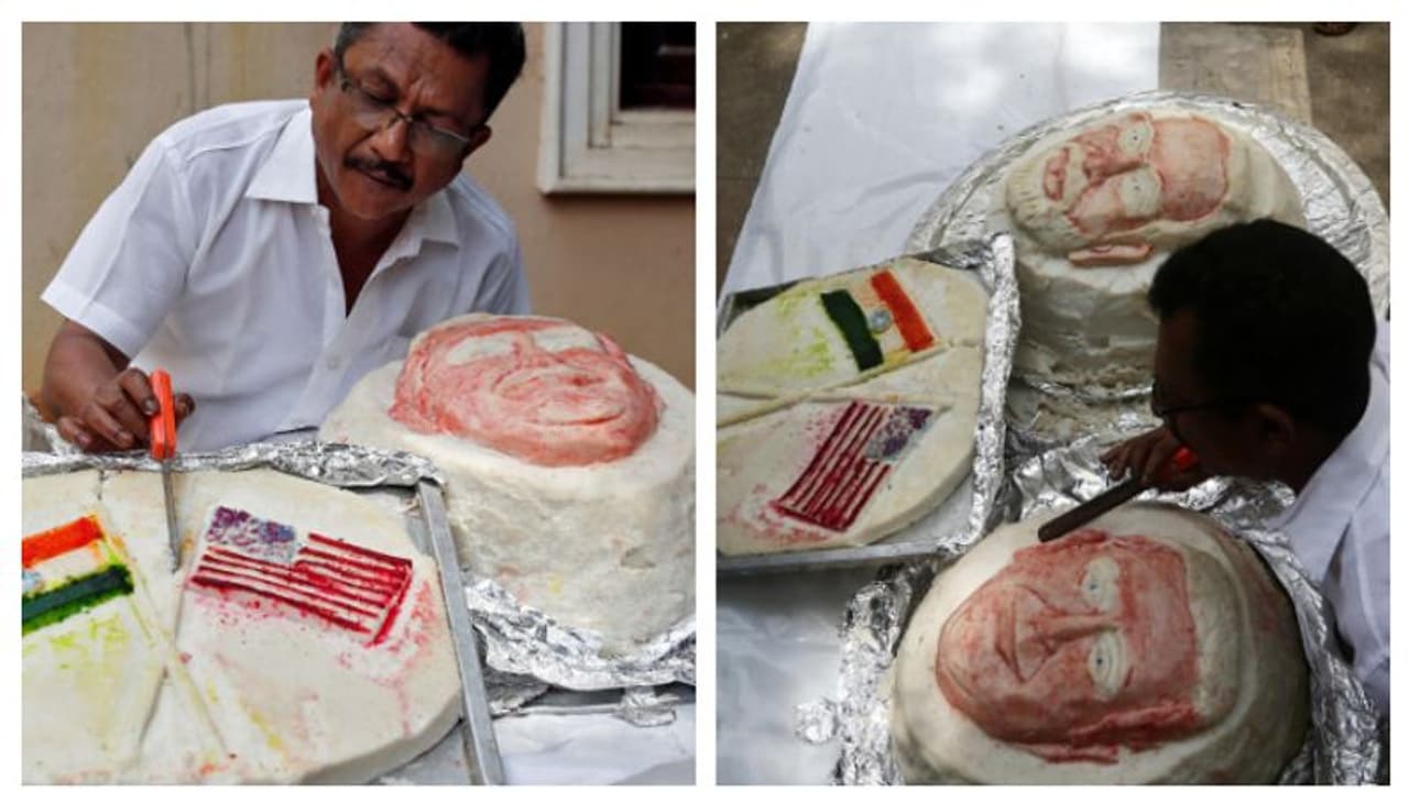 ফাস্টফুড লাভার ট্রাম্পের জন্য ১০৭ কেজির ইডলি, তাক লাগালেন চেন্নাইয়ের শেফ ফাস্টফুড লাভার ট্রাম্পের জন্য ১০৭ কেজির ইডলি, তাক লাগালেন চেন্নাইয়ের শেফ