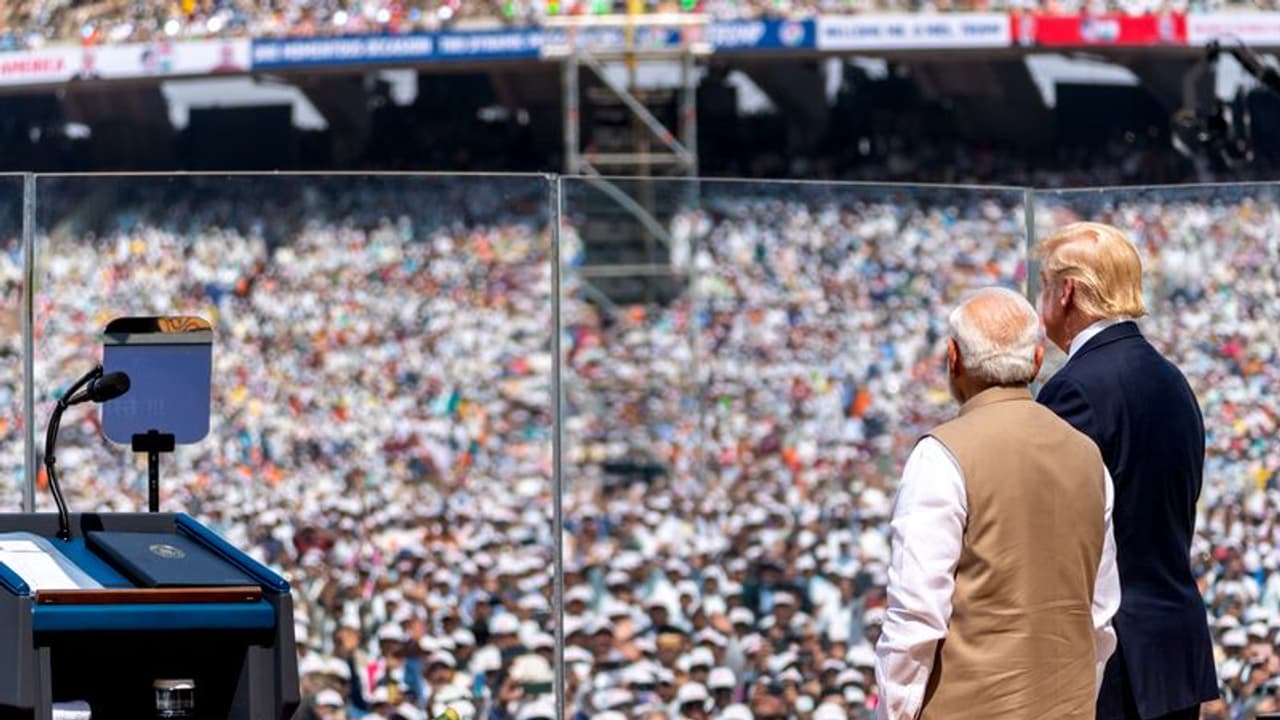 നമസ്തേ ട്രംപ് എത്രപേര്‍ കണ്ടു; കണക്ക് പുറത്തുവിട്ട് ബാര്‍ക്ക്