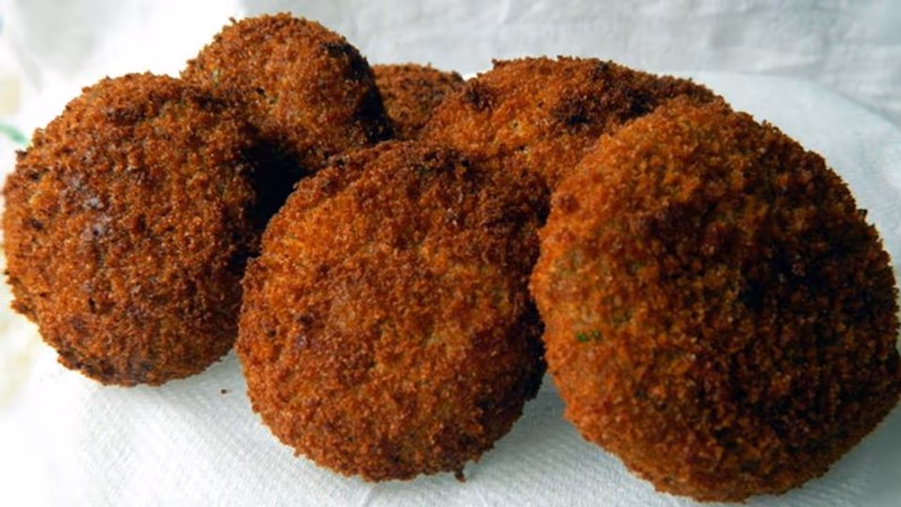 വായില് കപ്പലോടും ബീഫ് കട്ലറ്റ് തയ്യാറാക്കാം വായില് കപ്പലോടും ബീഫ് കട്ലറ്റ് തയ്യാറാക്കാം