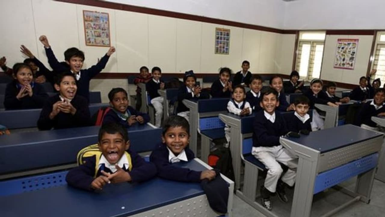 ಸರ್ಕಾರಿ ಶಾಲಾ ಮಕ್ಕಳಿಗೆ ಗುಡ್‌ನ್ಯೂಸ್, ಶಾಲಾ ಬಸ್ ಖರೀದಿಗೆ ಸರಕಾರ ಒಪ್ಪಿಗೆ 