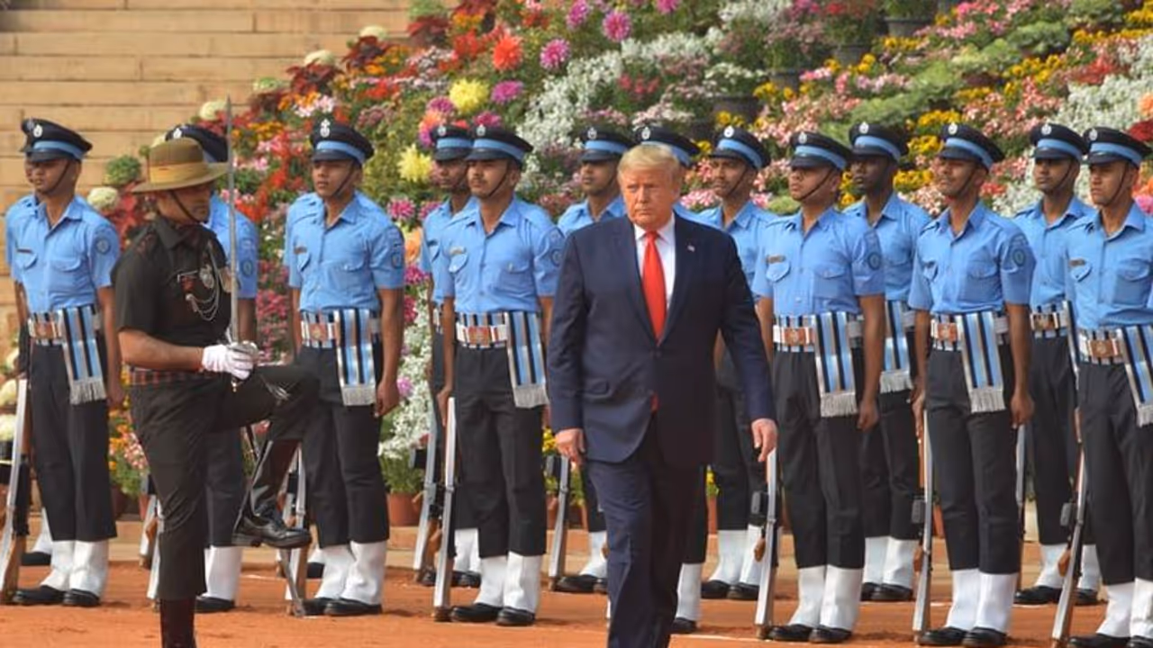 ട്രംപ് ഇന്ത്യയില്; അമേരിക്കന്സിന് അറിയേണ്ടത്; 'എന്താണ് ഈ ഇന്ത്യ','എവിടെയാണിത്'.! ട്രംപ് ഇന്ത്യയില്; അമേരിക്കന്സിന് അറിയേണ്ടത്; 'എന്താണ് ഈ ഇന്ത്യ','എവിടെയാണിത്'.!