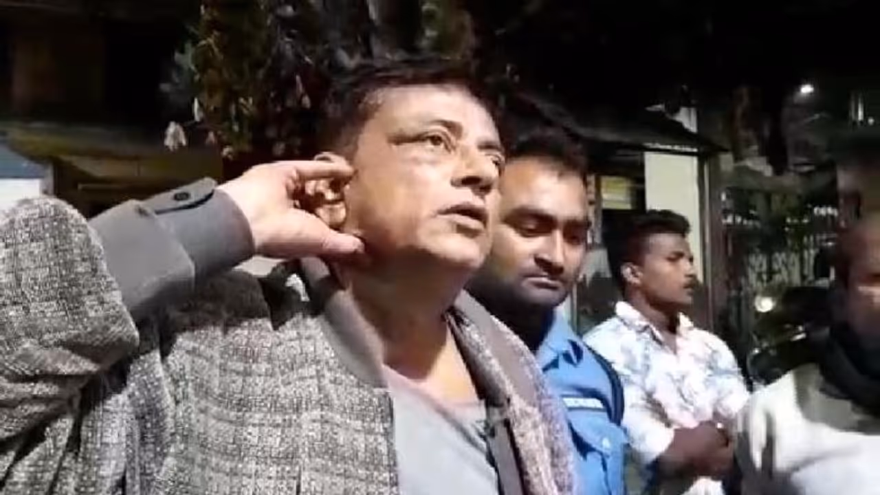 তৃণমূলে 'গোষ্ঠীকোন্দল', সিএএ বিরোধী প্রচারে বেরিয়ে আক্রান্ত প্রাক্তন কাউন্সিলর তৃণমূলে 'গোষ্ঠীকোন্দল', সিএএ বিরোধী প্রচারে বেরিয়ে আক্রান্ত প্রাক্তন কাউন্সিলর