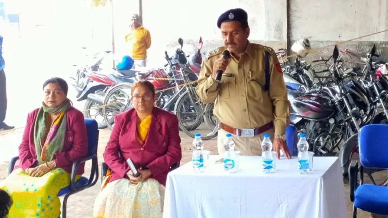 পোলবা পুলকারকাণ্ডে তিনপক্ষকে নিয়ে বৈঠক পুলিশের, পরিস্থিতি কি বদলাবে পোলবা পুলকারকাণ্ডে তিনপক্ষকে নিয়ে বৈঠক পুলিশের, পরিস্থিতি কি বদলাবে