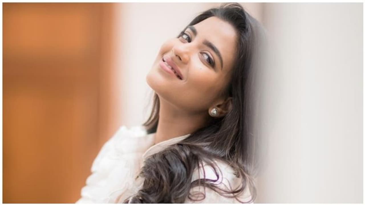 குடும்பத்தோடு திருச்செந்தூரில் சுவாமி தரிசனம்.. கொஞ்சம் ரிலாக்ஸ் செய்யும் ஐஸ்வர்யா ராஜேஷ் வைரல் வீடியோ!