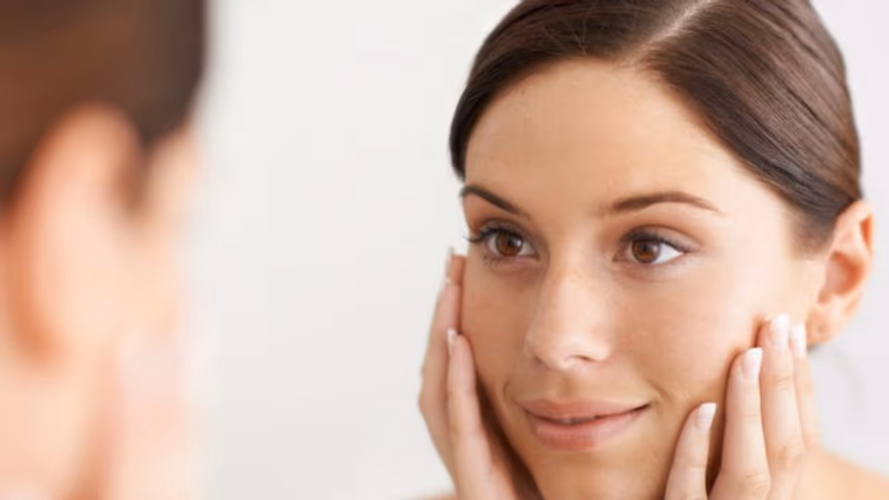 ചെറുപ്പം കാത്തുസൂക്ഷിക്കാന് ഒഴിവാക്കാം ഈ നാല് കാര്യങ്ങള്... ചെറുപ്പം കാത്തുസൂക്ഷിക്കാന് ഒഴിവാക്കാം ഈ നാല് കാര്യങ്ങള്...