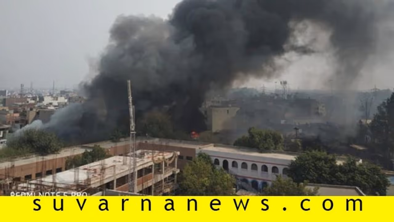 ದೆಹಲಿ CAA ರಕ್ತಪಾತಕ್ಕೆ 13 ಬಲಿ: ಹಿಂಸೆ ಹತ್ತಿಕ್ಕಲು ಕಂಡಲ್ಲಿ ಗುಂಡು! ದೆಹಲಿ CAA ರಕ್ತಪಾತಕ್ಕೆ 13 ಬಲಿ: ಹಿಂಸೆ ಹತ್ತಿಕ್ಕಲು ಕಂಡಲ್ಲಿ ಗುಂಡು!