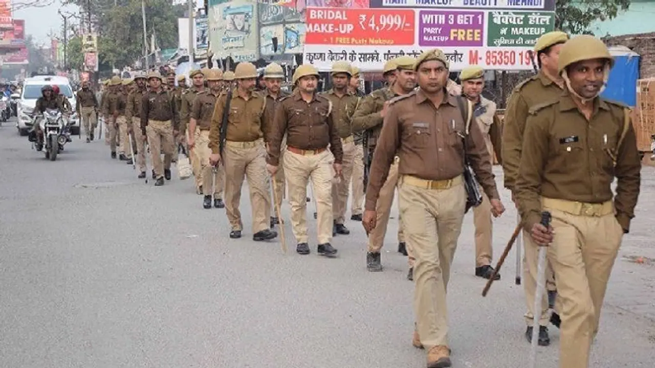 दिल्ली में दंगा, यूपी के इन जिलों में हाई अलर्ट; सीएम ने की समीक्षा दिल्ली में दंगा, यूपी के इन जिलों में हाई अलर्ट; सीएम ने की समीक्षा