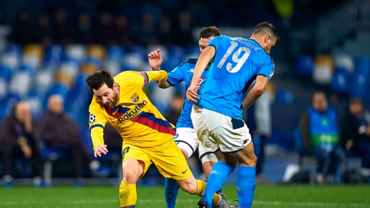 ചാമ്പ്യൻസ് ലീഗ്: ബാഴ്സയെ സമനിലക്കുരുക്കിലാക്കി നാപ്പോളി; ബയേൺ മ്യൂണിക്കിന് തകര്പ്പന് ജയം ചാമ്പ്യൻസ് ലീഗ്: ബാഴ്സയെ സമനിലക്കുരുക്കിലാക്കി നാപ്പോളി; ബയേൺ മ്യൂണിക്കിന് തകര്പ്പന് ജയം