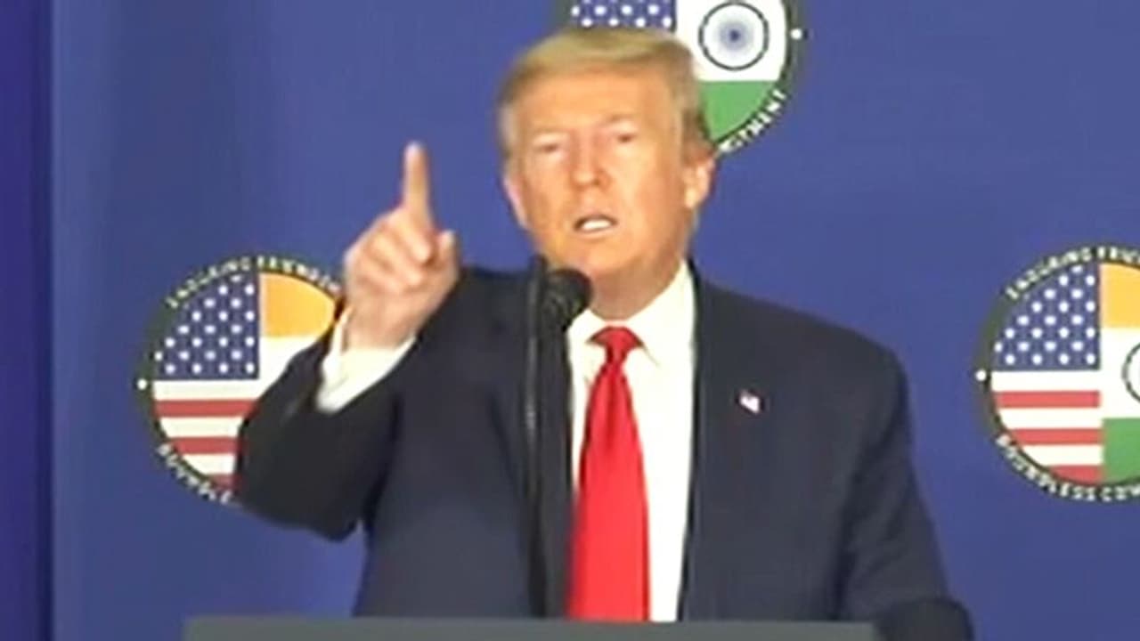 കൊവിഡ് 19: അമേരിക്കയില്‍ ആദ്യ മരണം, ട്രംപ് അല്‍പ്പസമയത്തിനുള്ളില്‍ മാധ്യമങ്ങളെ കാണും