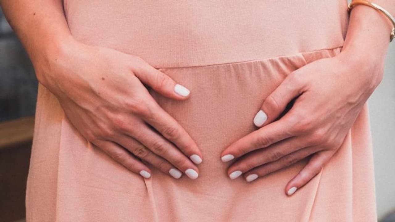 അപ്പെന്ഡിസൈറ്റിസ്; ഈ ലക്ഷണങ്ങള് ശ്രദ്ധിക്കാതെ പോകരുത്... അപ്പെന്ഡിസൈറ്റിസ്; ഈ ലക്ഷണങ്ങള് ശ്രദ്ധിക്കാതെ പോകരുത്...