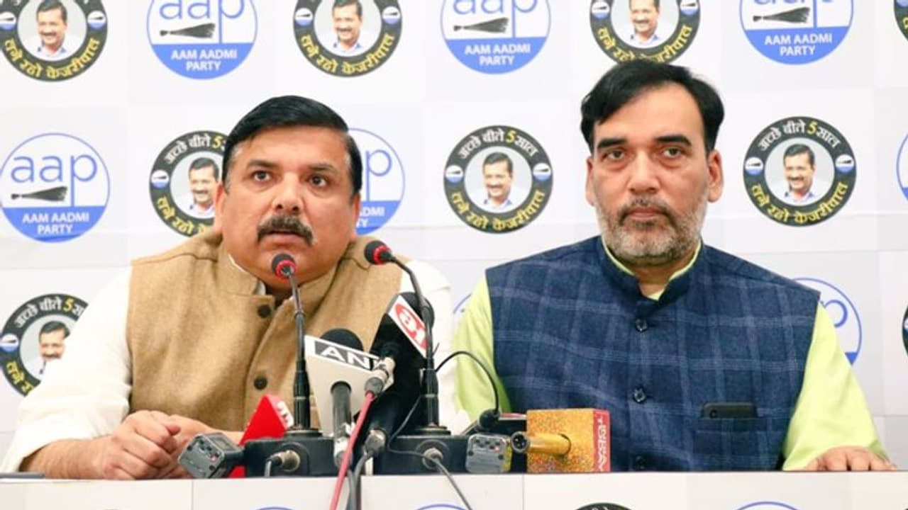 AAP नेता संजय सिंह ने केंद्र पर साधा निशाना कहा, अमित शाह के गृह मंत्री बनने के बाद शहर की हालत हुई बदतर AAP नेता संजय सिंह ने केंद्र पर साधा निशाना कहा, अमित शाह के गृह मंत्री बनने के बाद शहर की हालत हुई बदतर