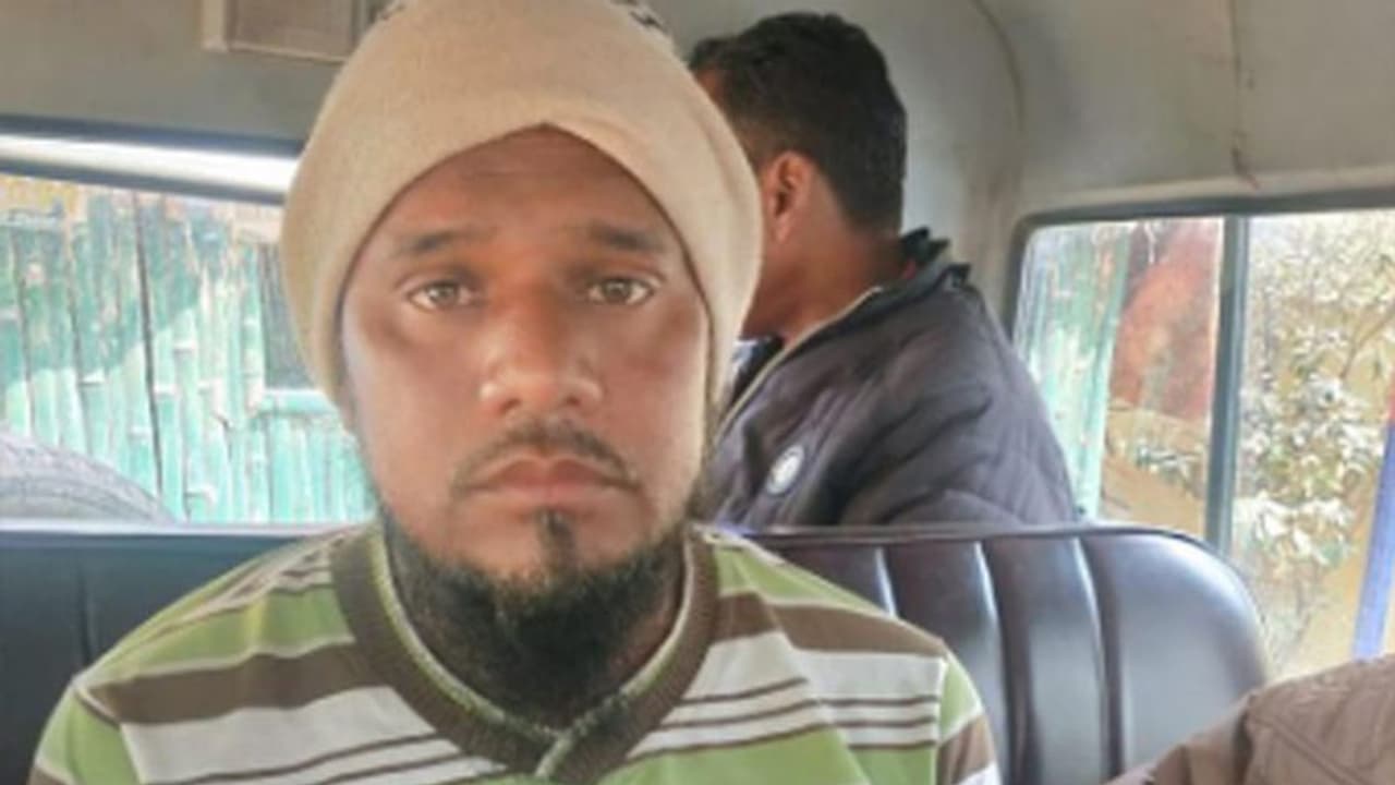 मां समझती थी कि बच्ची मौलाना के पास पढ़ने जा रही है, एक दिन मालूम चला कि वो गर्भवती थी... मां समझती थी कि बच्ची मौलाना के पास पढ़ने जा रही है, एक दिन मालूम चला कि वो गर्भवती थी...