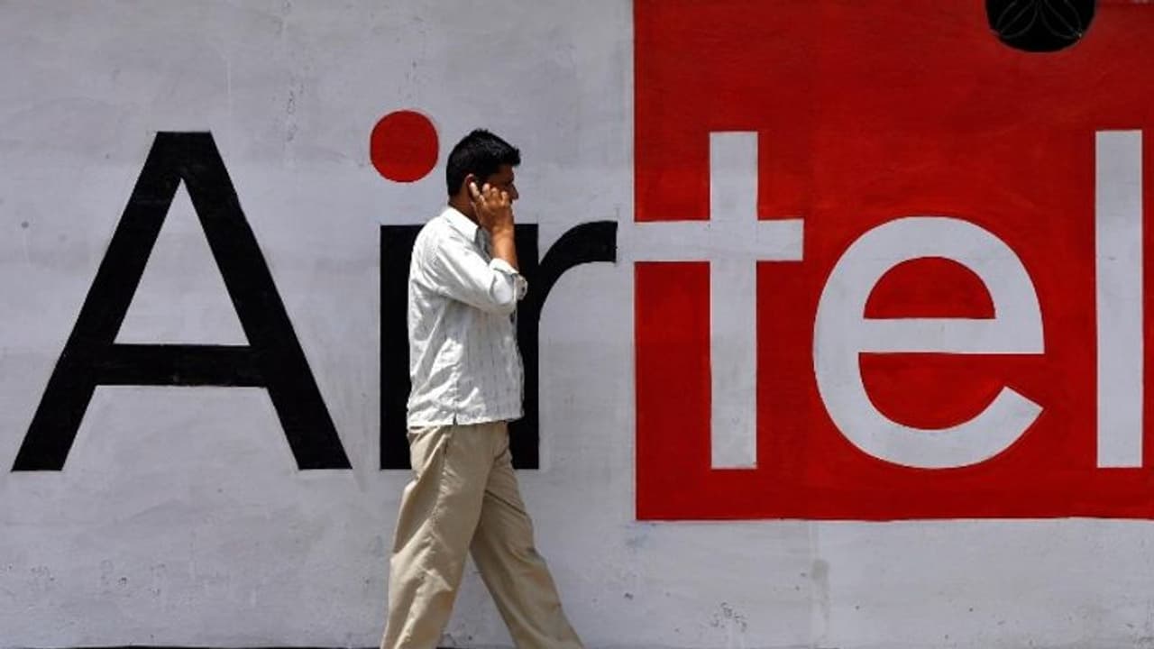 ഉപഭോക്താക്കള് കൈവിടുന്നു, എയര്ടെലിന് ഓഹരി വിപണിയിലും വന് തിരിച്ചടി ഉപഭോക്താക്കള് കൈവിടുന്നു, എയര്ടെലിന് ഓഹരി വിപണിയിലും വന് തിരിച്ചടി