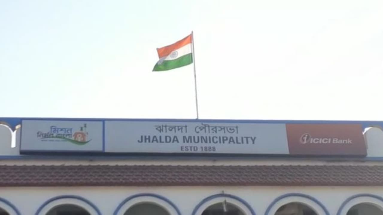 এই পৌরসভায় গতবার খাতা খুলতে পারেনি তৃণমূল, কী হবে এবারের ফলাফল এই পৌরসভায় গতবার খাতা খুলতে পারেনি তৃণমূল, কী হবে এবারের ফলাফল