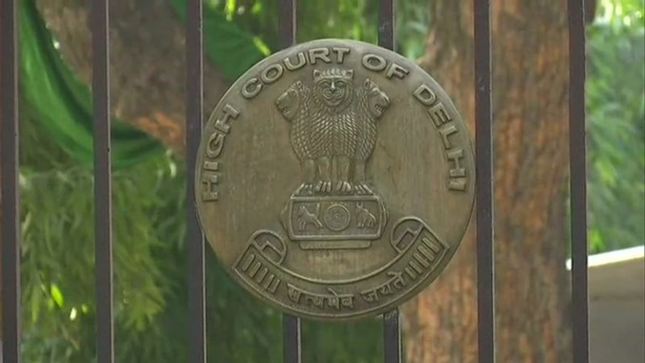 दिल्ली हाईकोर्ट ने SG से कहा, पुलिस को BJP के तीन नेताओं के खिलाफ प्राथमिकी दर्ज करने की सलाह दें दिल्ली हाईकोर्ट ने SG से कहा, पुलिस को BJP के तीन नेताओं के खिलाफ प्राथमिकी दर्ज करने की सलाह दें