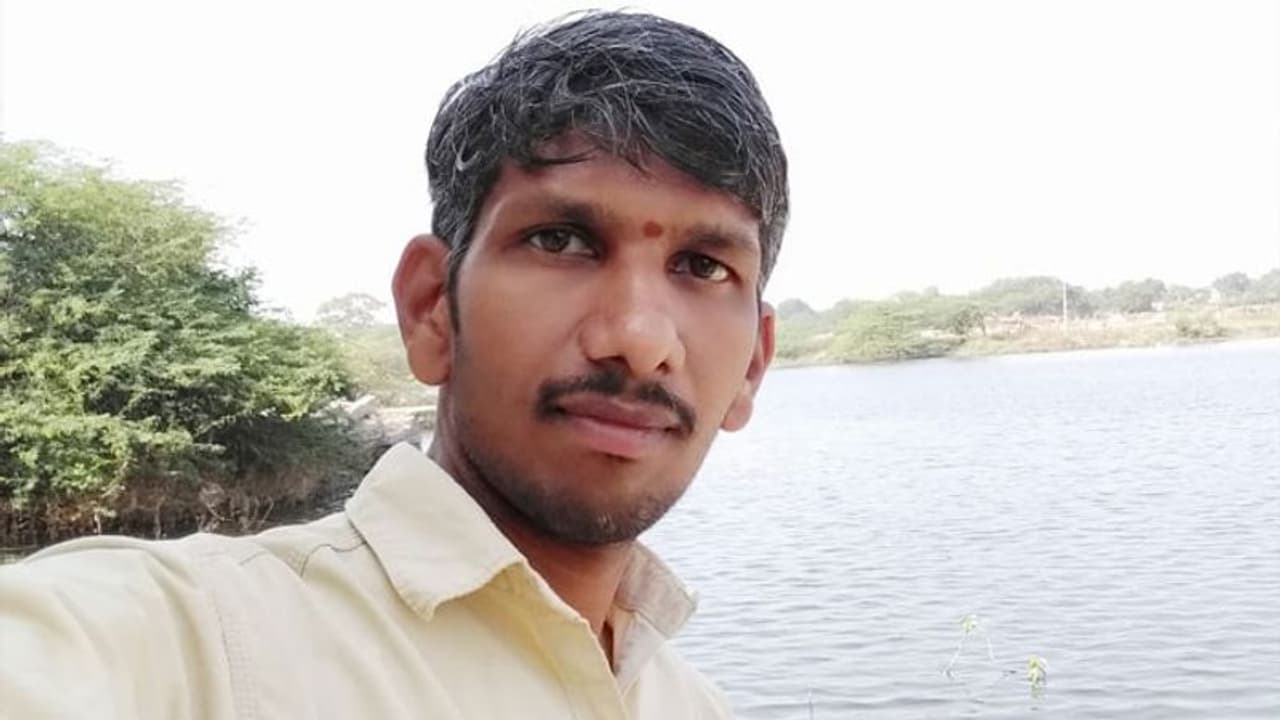 నక్క హరిక్రిష్ణ తెలుగు కవిత : కలల ప్రపంచం నక్క హరిక్రిష్ణ తెలుగు కవిత : కలల ప్రపంచం