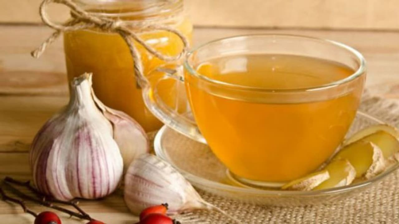 വെളുത്തുള്ളി കൊണ്ടും ചായ; ഗുണങ്ങള് ഏറെയാണ്... വെളുത്തുള്ളി കൊണ്ടും ചായ; ഗുണങ്ങള് ഏറെയാണ്...