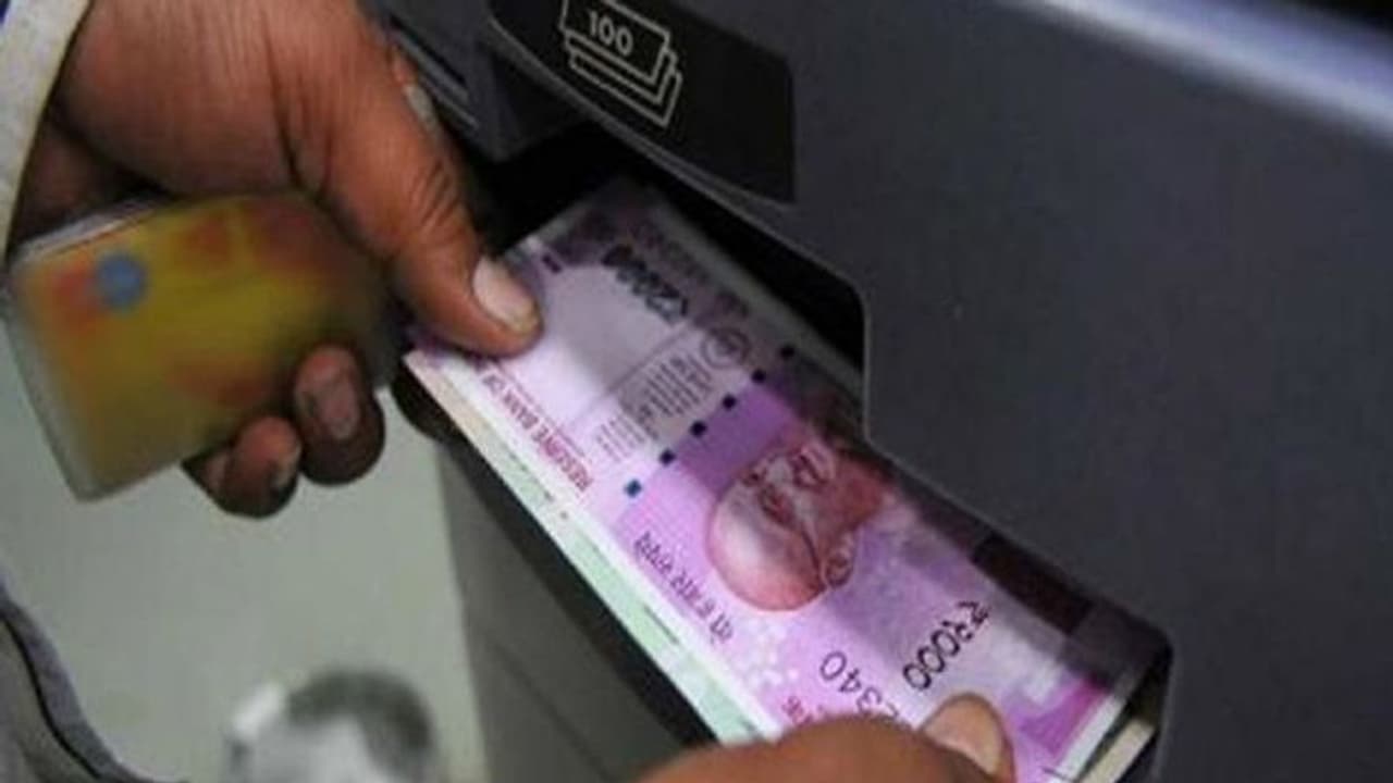 ಕಳೆದ 2 ವರ್ಷ​ಗ​ಳಿಂದ ಒಂದೇ ಒಂದು 2000 ಮುಖ​ಬೆ​ಲೆ​ಯ ನೋಟು ಮುದ್ರಿ​ಸಿ​ಲ್ಲ: ಕೇಂದ್ರ!