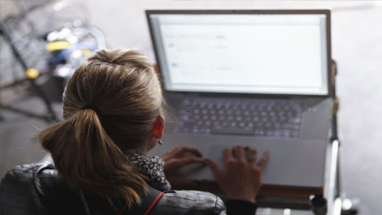 তৈরি হল নতুন ওয়েবসাইট, এবার বাড়িতে থাকা সম্ভাব্য করোনারোগীদের খোঁজখবর পাওয়া যাবে সহজেই তৈরি হল নতুন ওয়েবসাইট, এবার বাড়িতে থাকা সম্ভাব্য করোনারোগীদের খোঁজখবর পাওয়া যাবে সহজেই